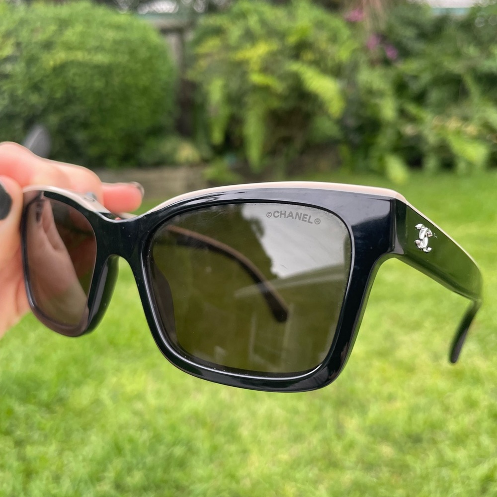 CHANEL black and beige sunglasses